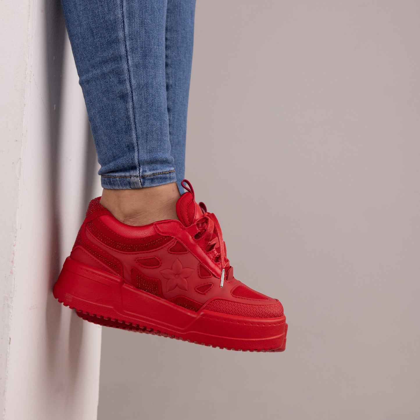 Tenis casuales con flor lateral y piedras brillantes AMAIA-2 Rojo