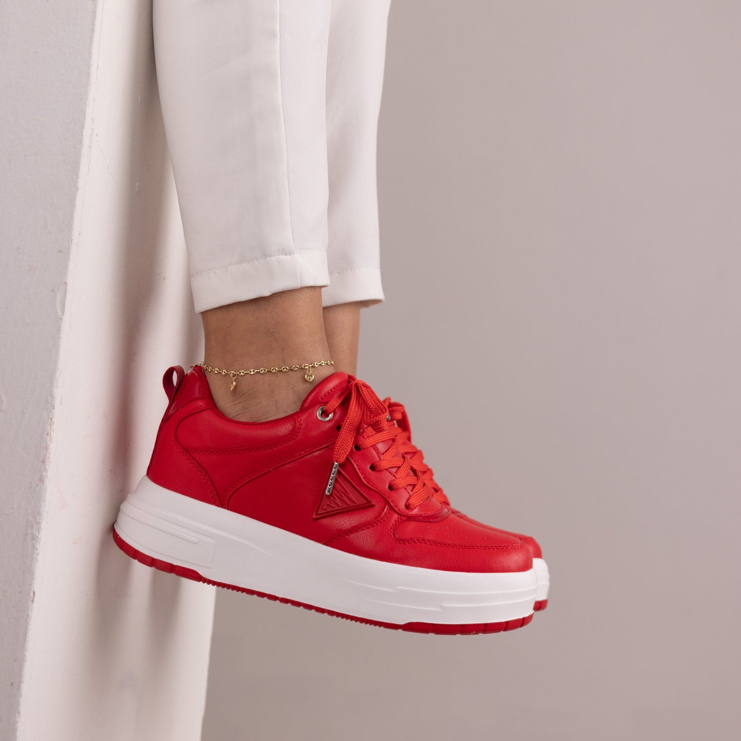 Zapatos ALMA Rojos de mujer | Moda y comodidad CalzAristy