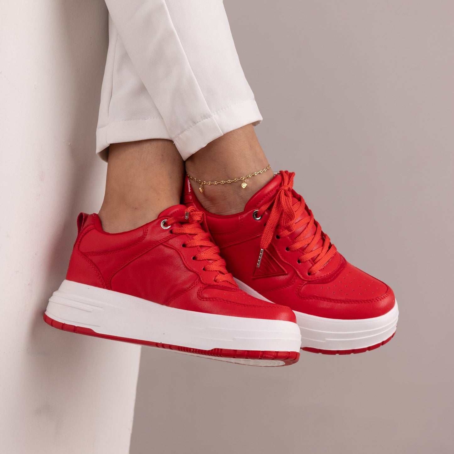 Zapatos ALMA Rojos de mujer | Moda y comodidad CalzAristy