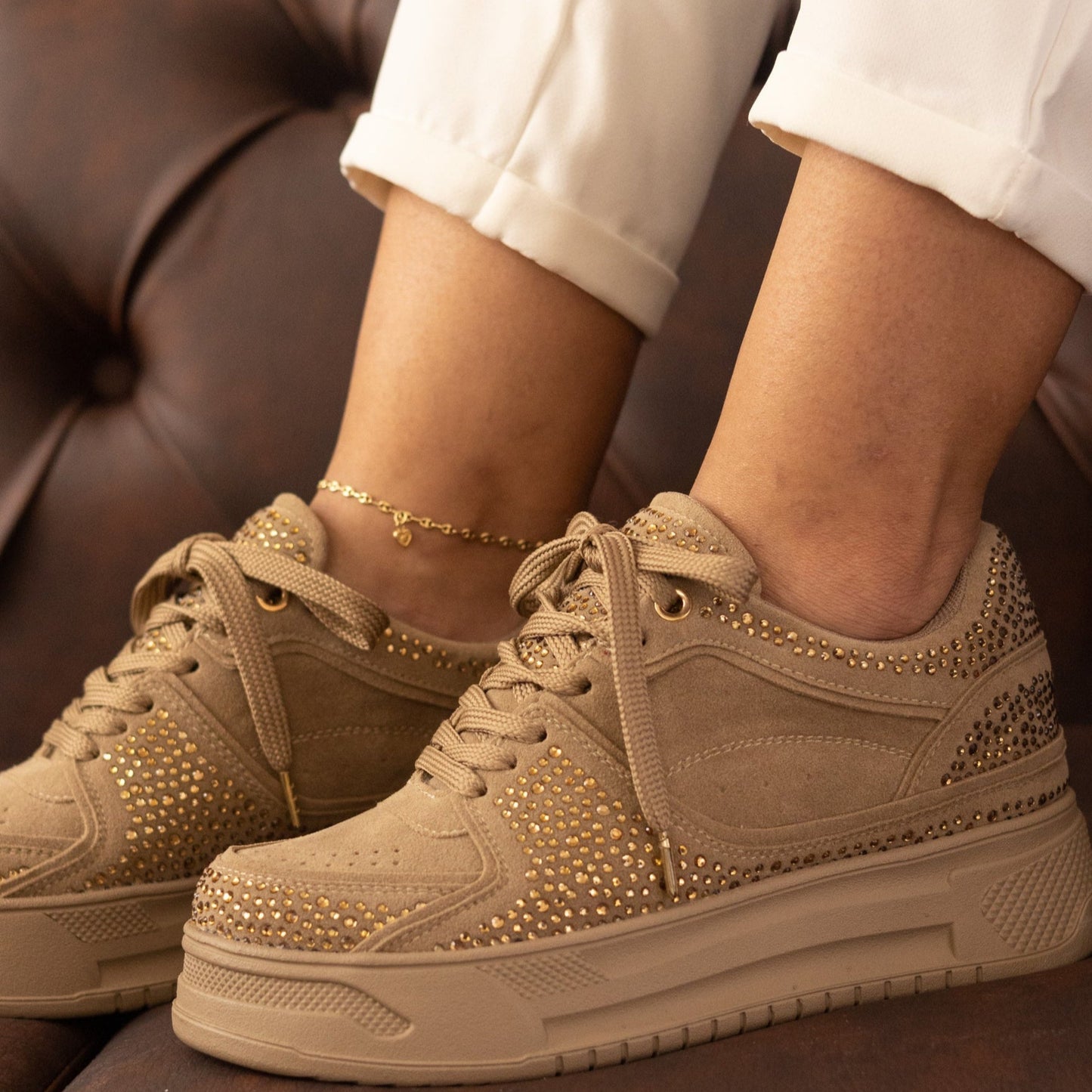 Zapatos De Mujer CalzAristy GLAM Camel – Brilla con Cada Paso