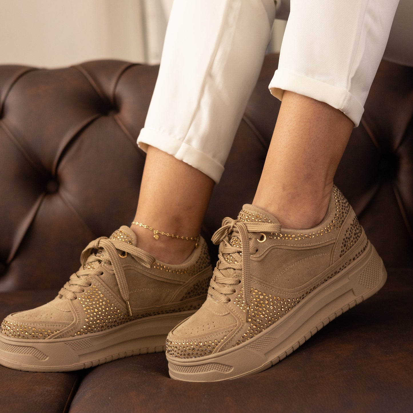 Zapatos De Mujer CalzAristy GLAM Camel – Brilla con Cada Paso