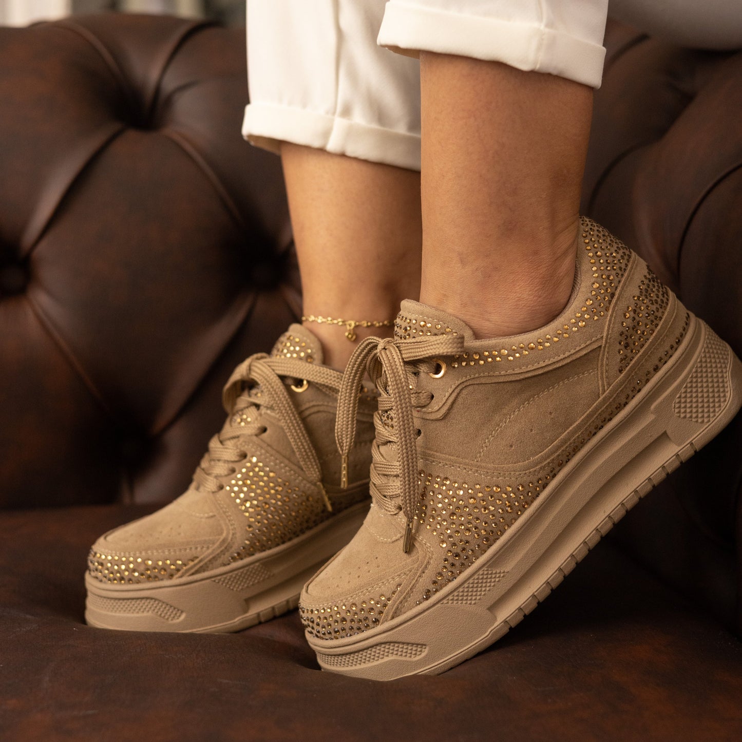 Zapatos De Mujer CalzAristy GLAM Camel – Brilla con Cada Paso