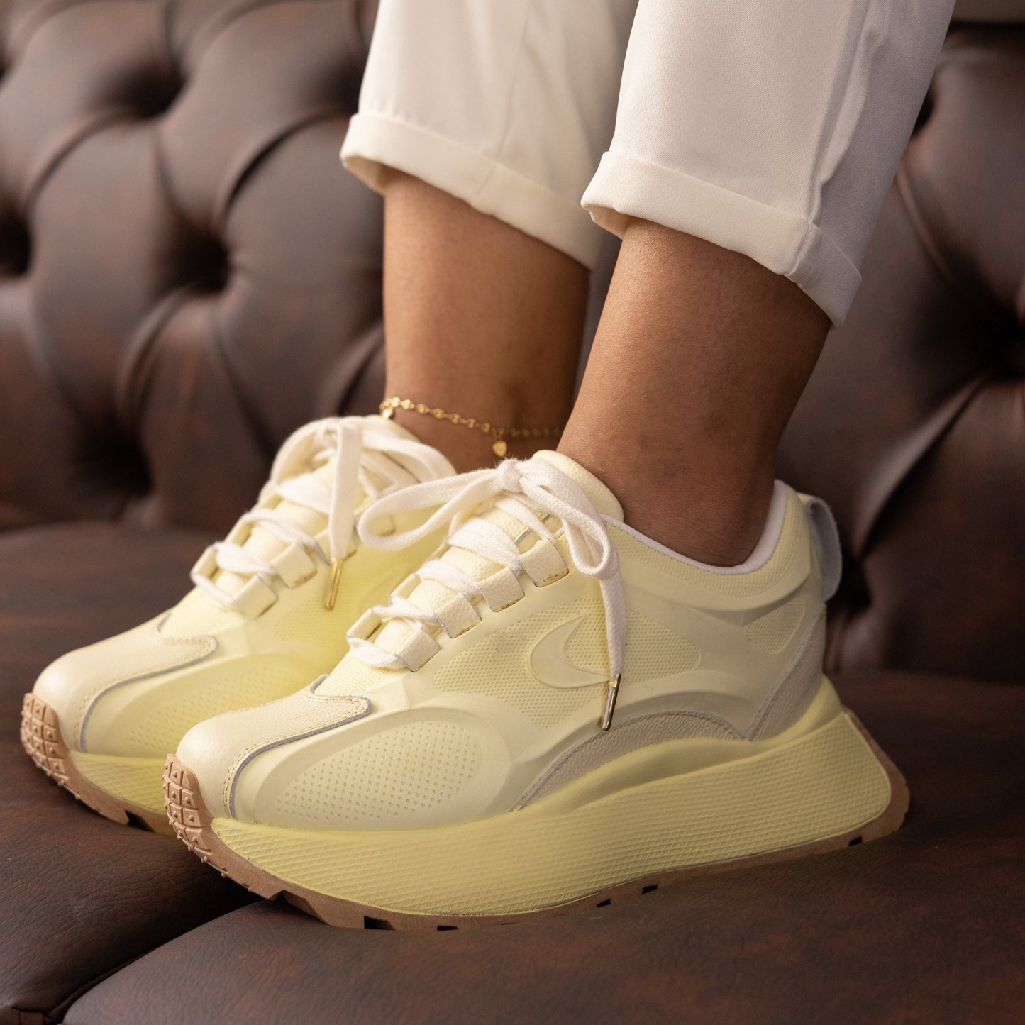 Zapatos De Mujer CalzAristy EMMA Amarrillo – Atrevimiento y Estilo Deportivo