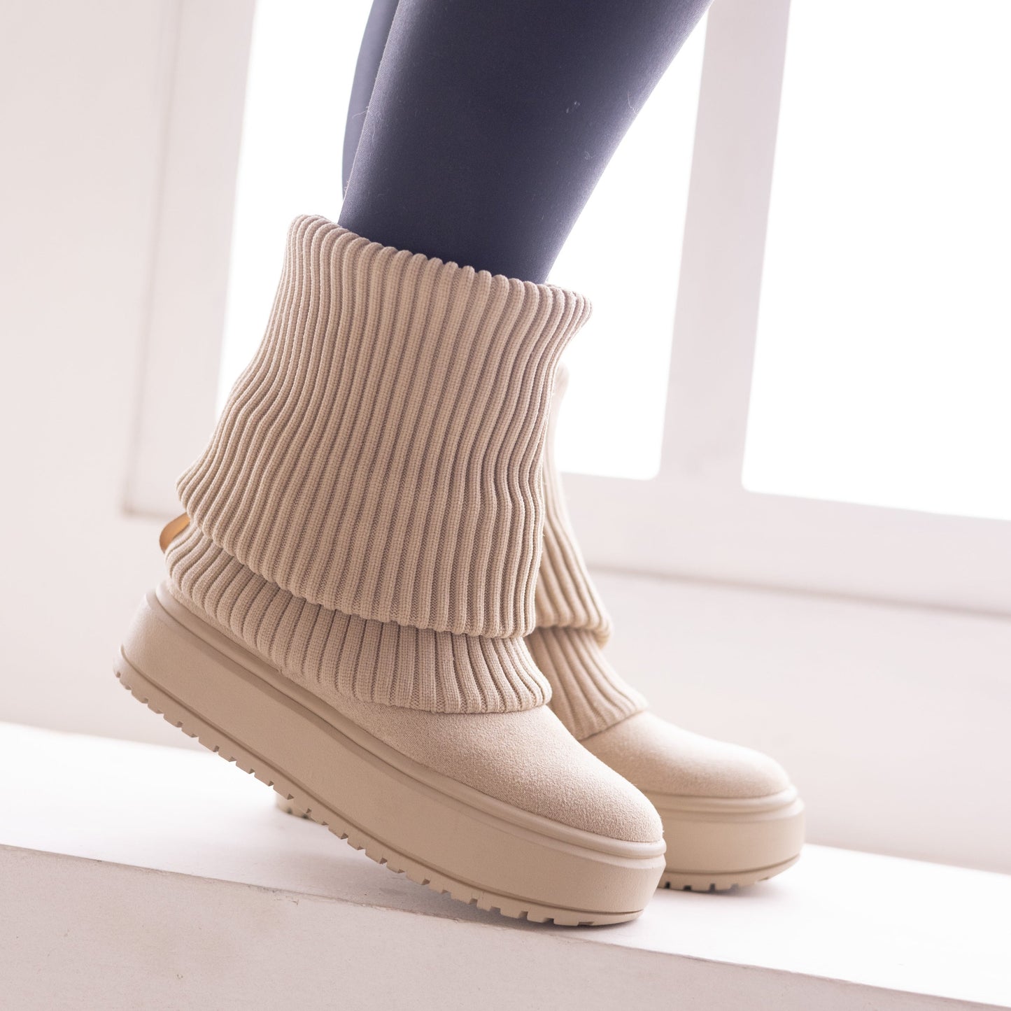 Botas LONDON Arena – Botines tipo media para mujer | CalzAristy