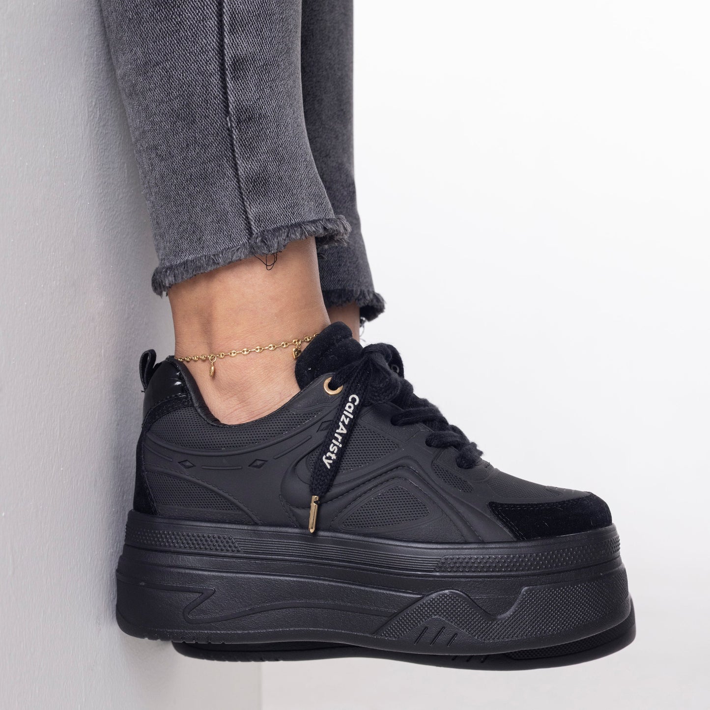 Tenis plataforma negros ANTONELLA | Calzaristy – Comodidad, altura y estilo para mujer