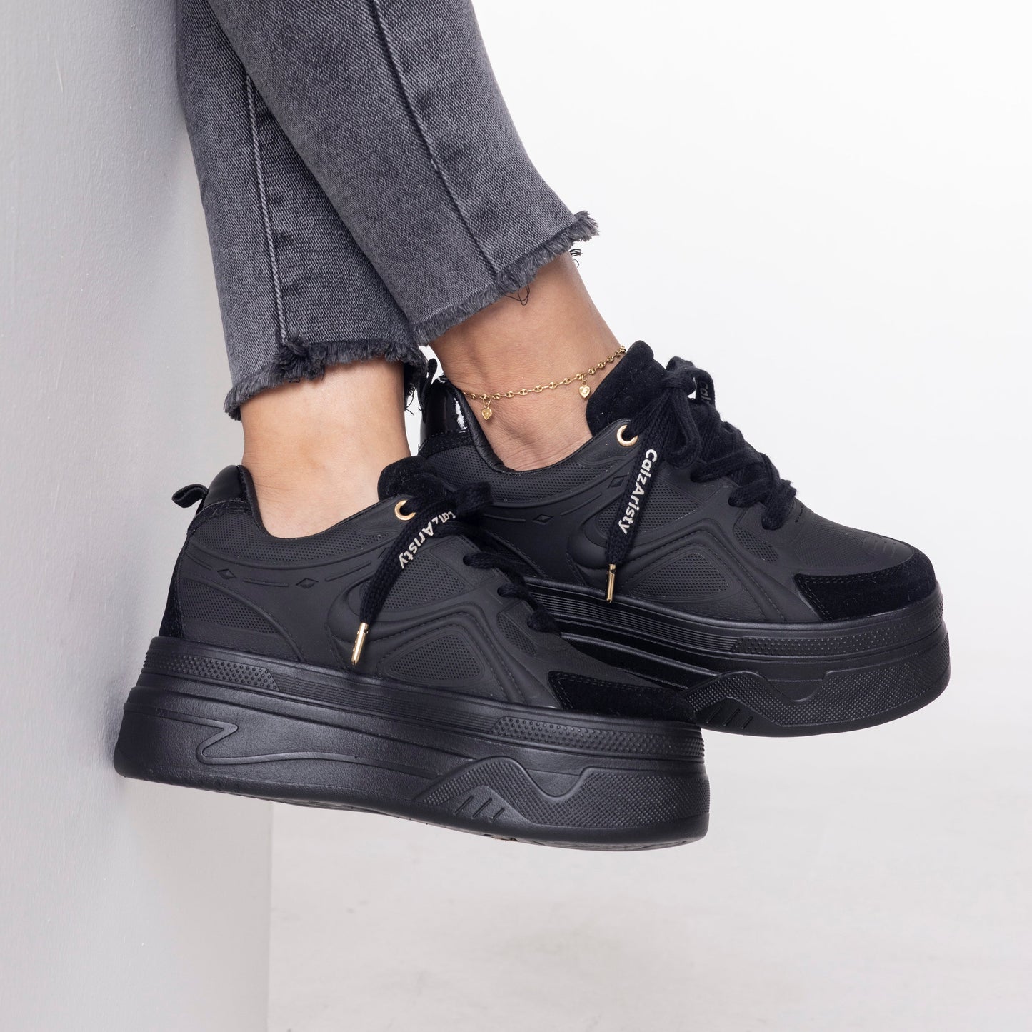 Tenis plataforma negros ANTONELLA | Calzaristy – Comodidad, altura y estilo para mujer