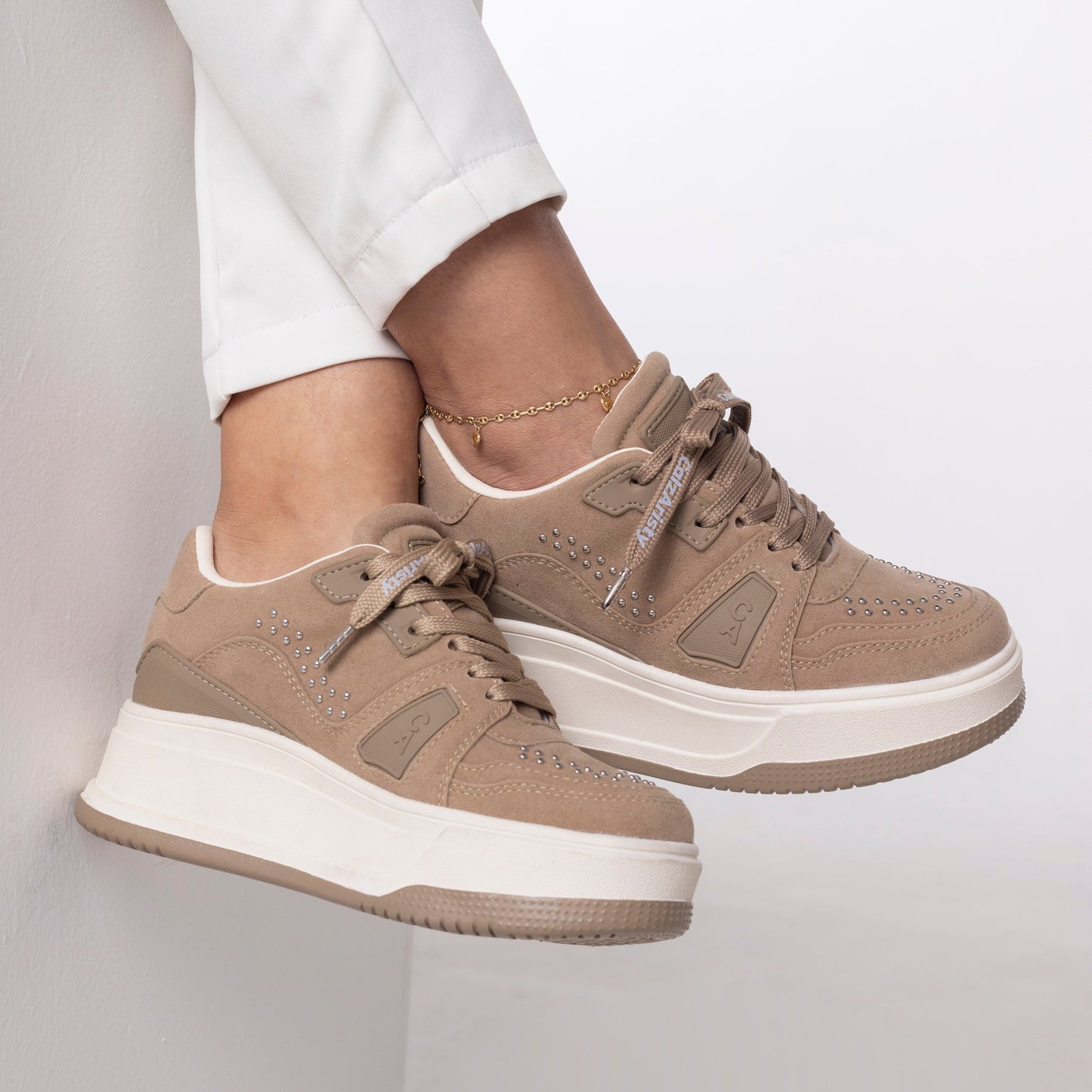 enis plataforma camel CELESTE | Calzaristy – Moda, altura y comodidad para mujer
