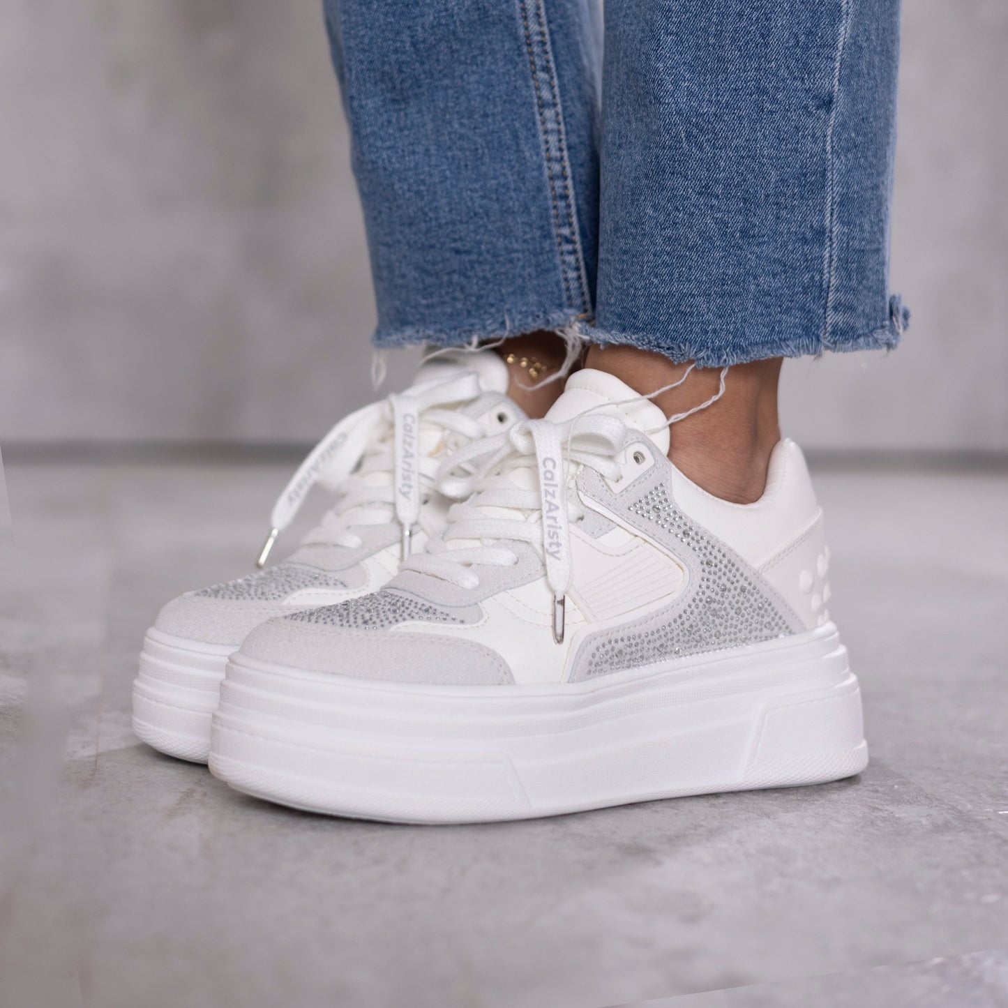 Tenis Blancos para dama con plataforma y brillo – Ref. Cristal | Calzaristy Colombia
