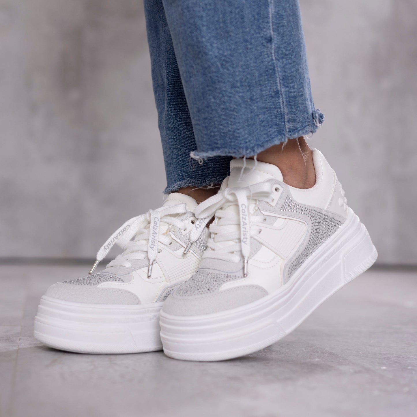 Tenis Blancos para dama con plataforma y brillo – Ref. Cristal | Calzaristy Colombia