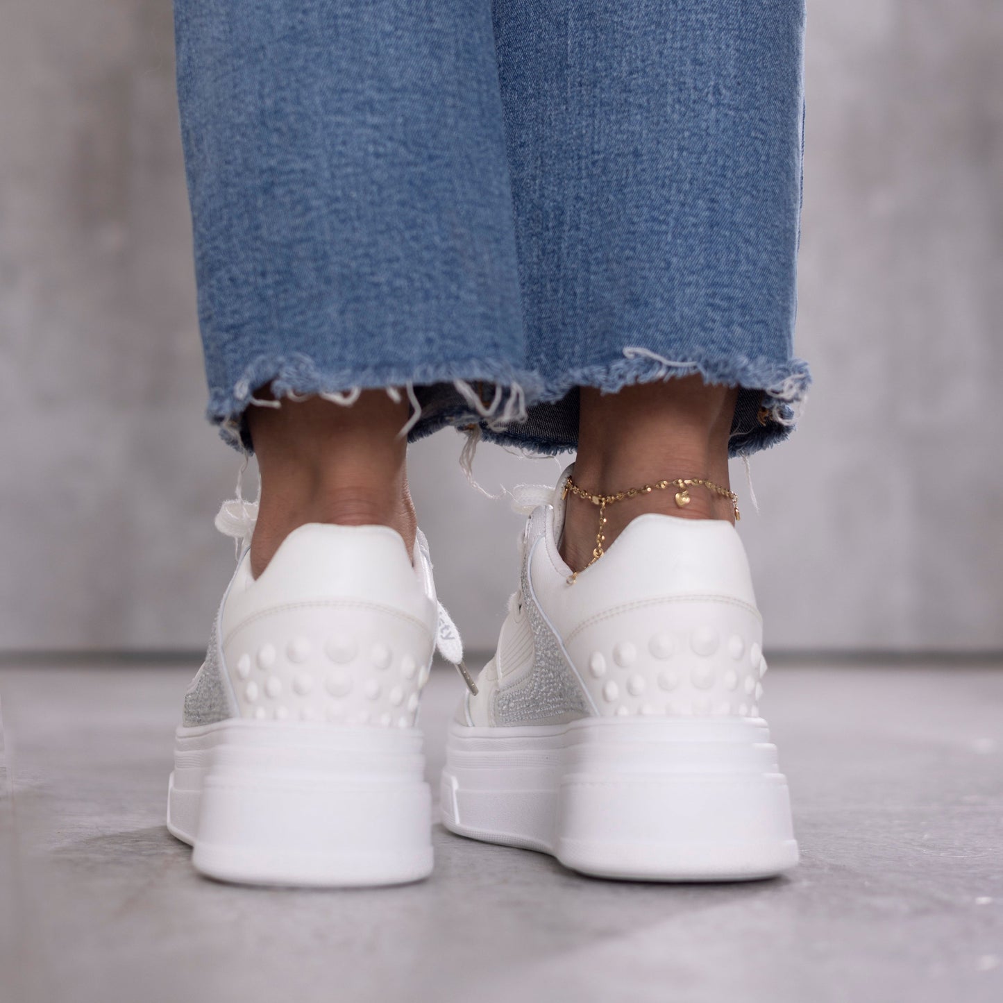 Tenis Blancos para dama con plataforma y brillo – Ref. Cristal | Calzaristy Colombia