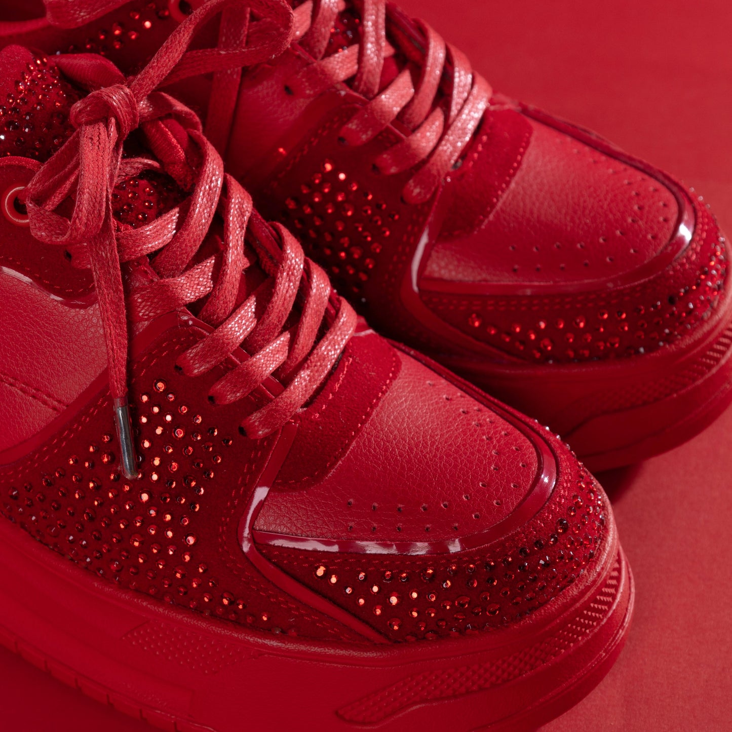 Zapatos De Mujer CalzAristy GLAM Rojo – Atrevidos y Brillantes como Tú