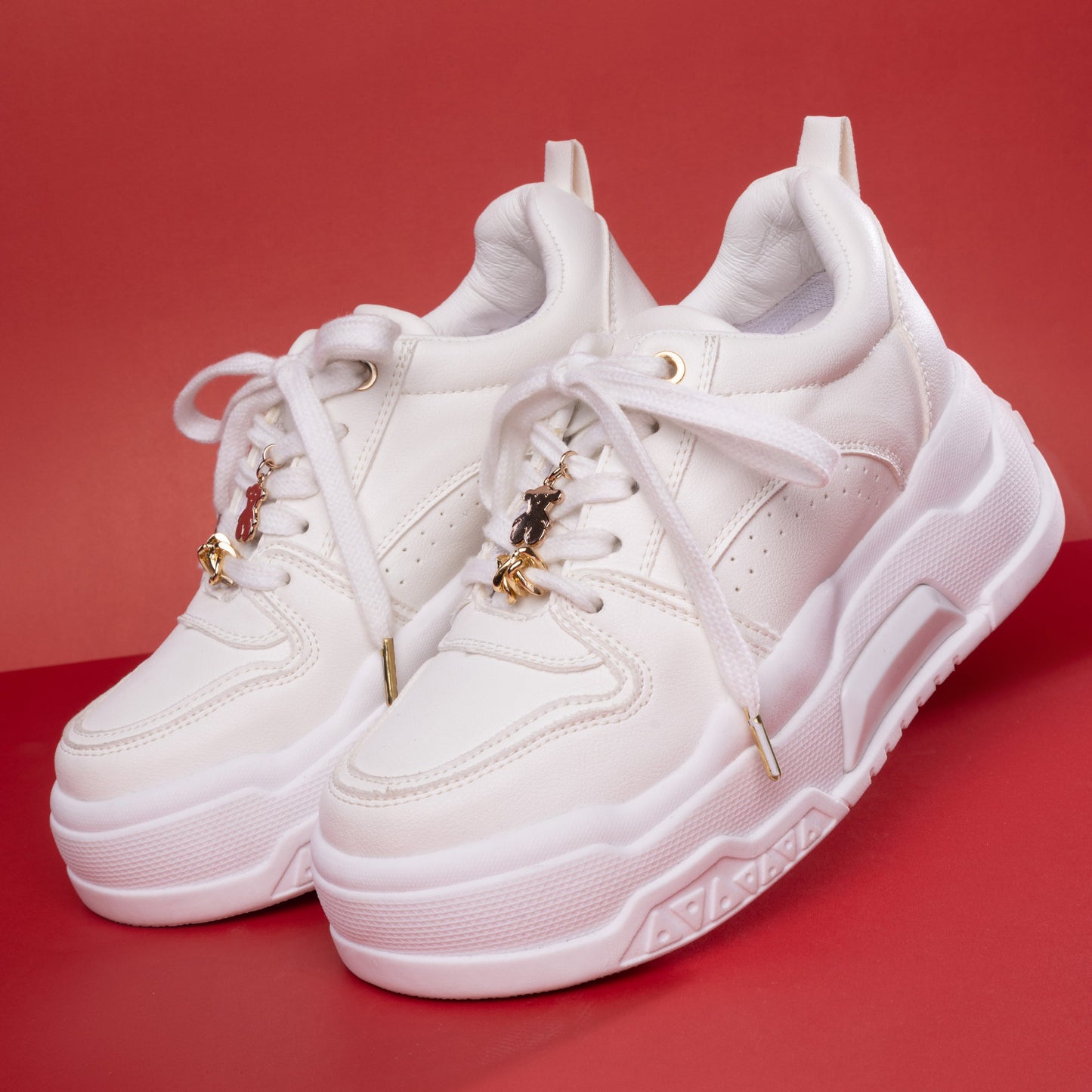 Zapatos De Mujer CalzAristy DERBY Blanco – El Brillo de lo Clásico