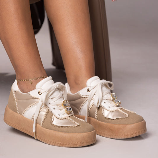 Tenis casuales con apliques en encaje y piedras brillantes HARMONY Champagne