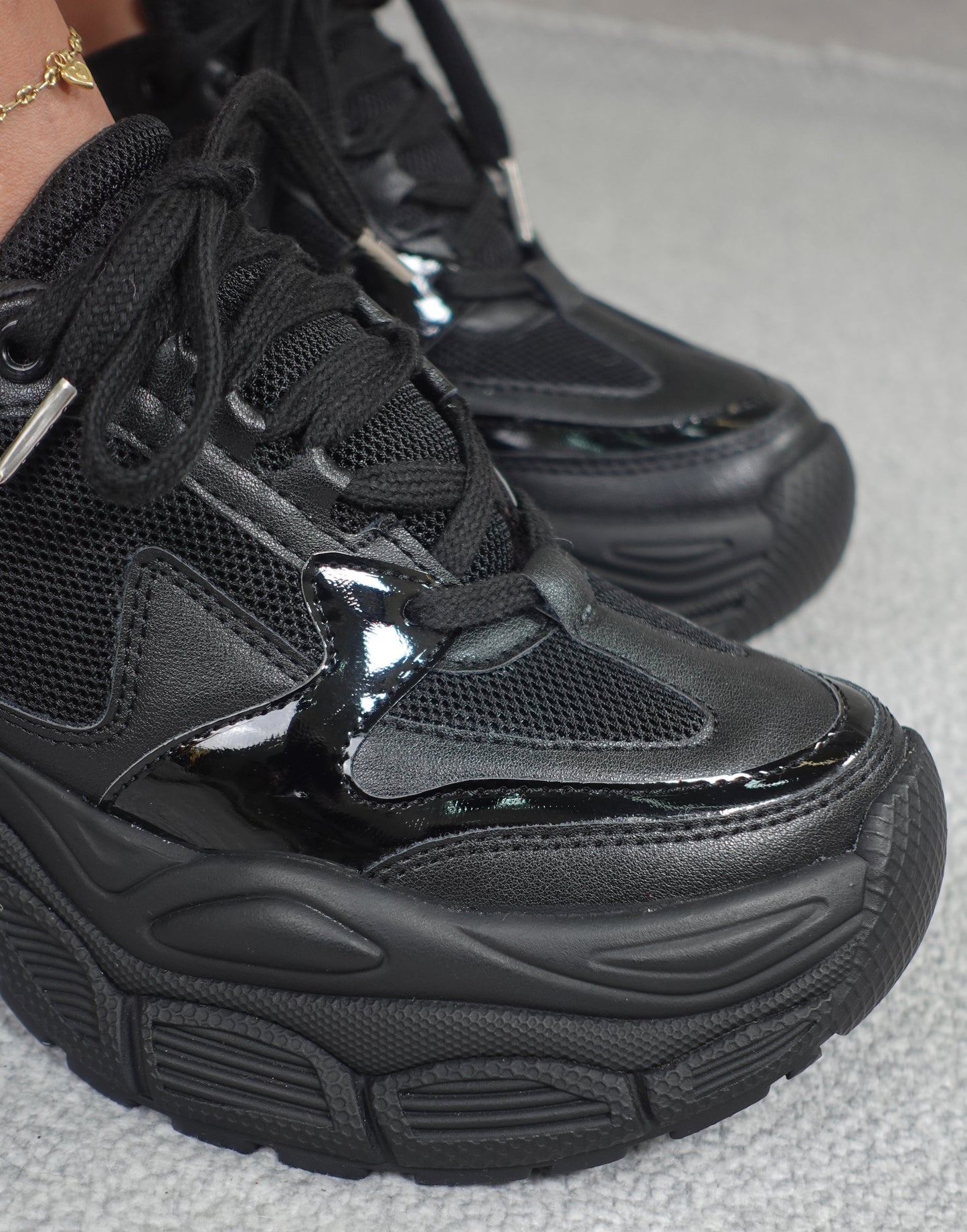 Tenis casuales tipo chunky con altura Luna