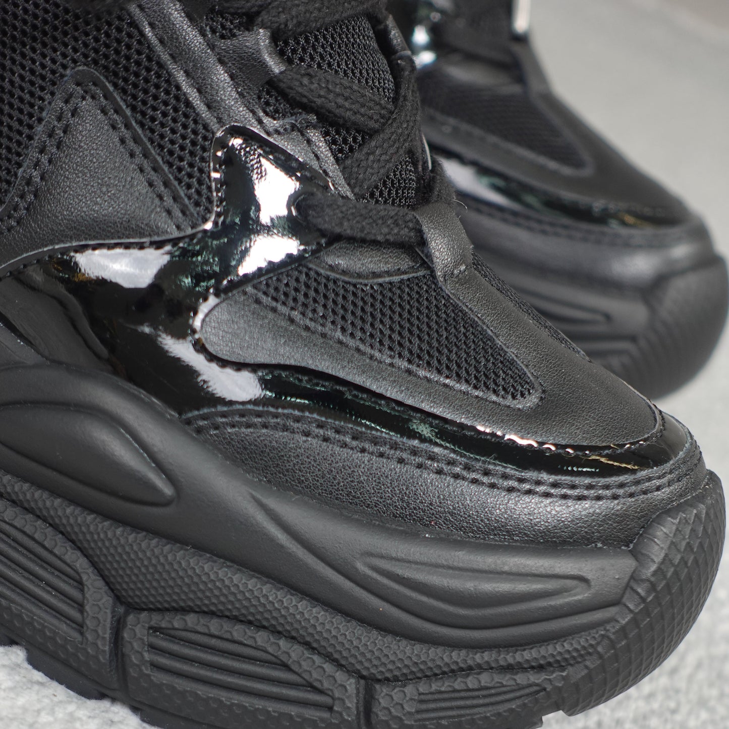 Tenis casuales tipo chunky con altura Luna
