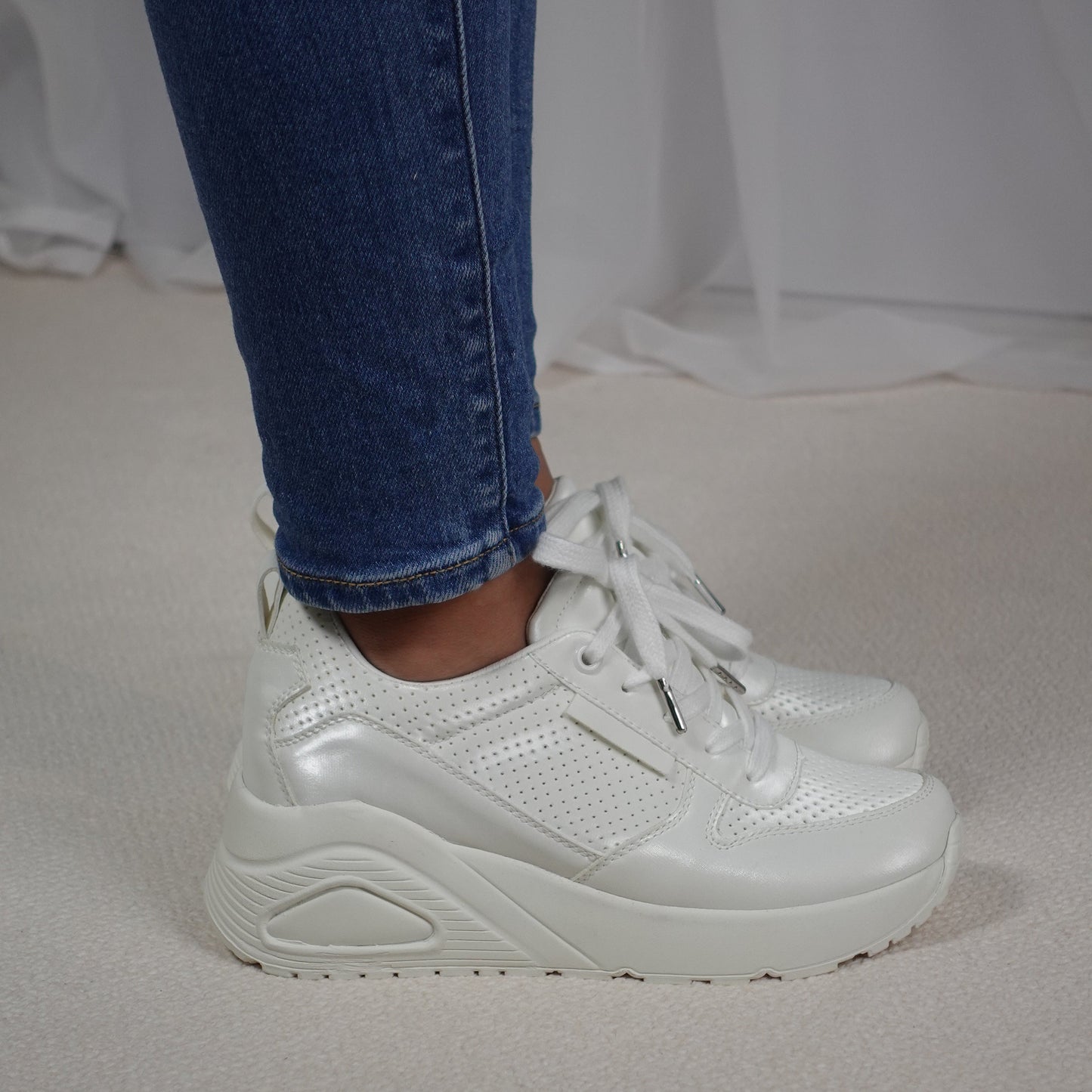 Tenis casuales en colores metalizados REGINA Blanco