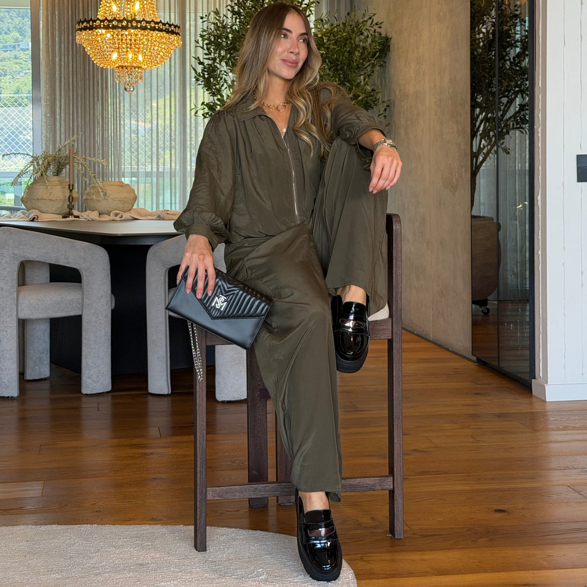 Luciana – suecos Negros con Plataforma Chunky y Detalle Plomo