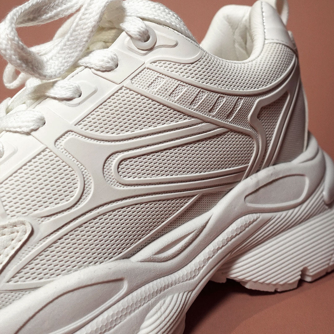 Zapatos De Mujer CalzAristy NÁCAR Blanco – Energía Deportiva, Estilo Impecable