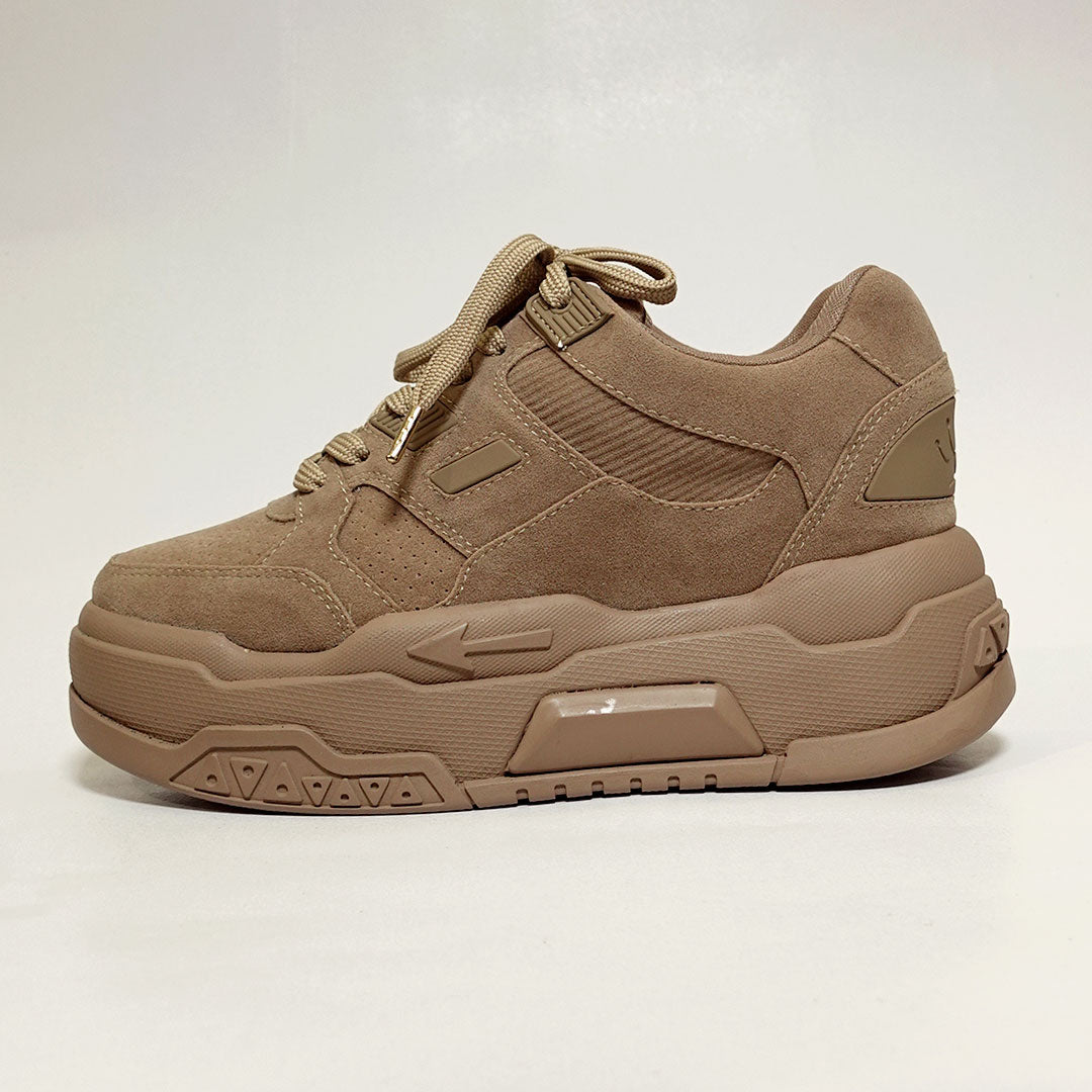 Zapatos De Mujer CalzAristy NILA Camel – Estilo Monocromático, Impacto Total