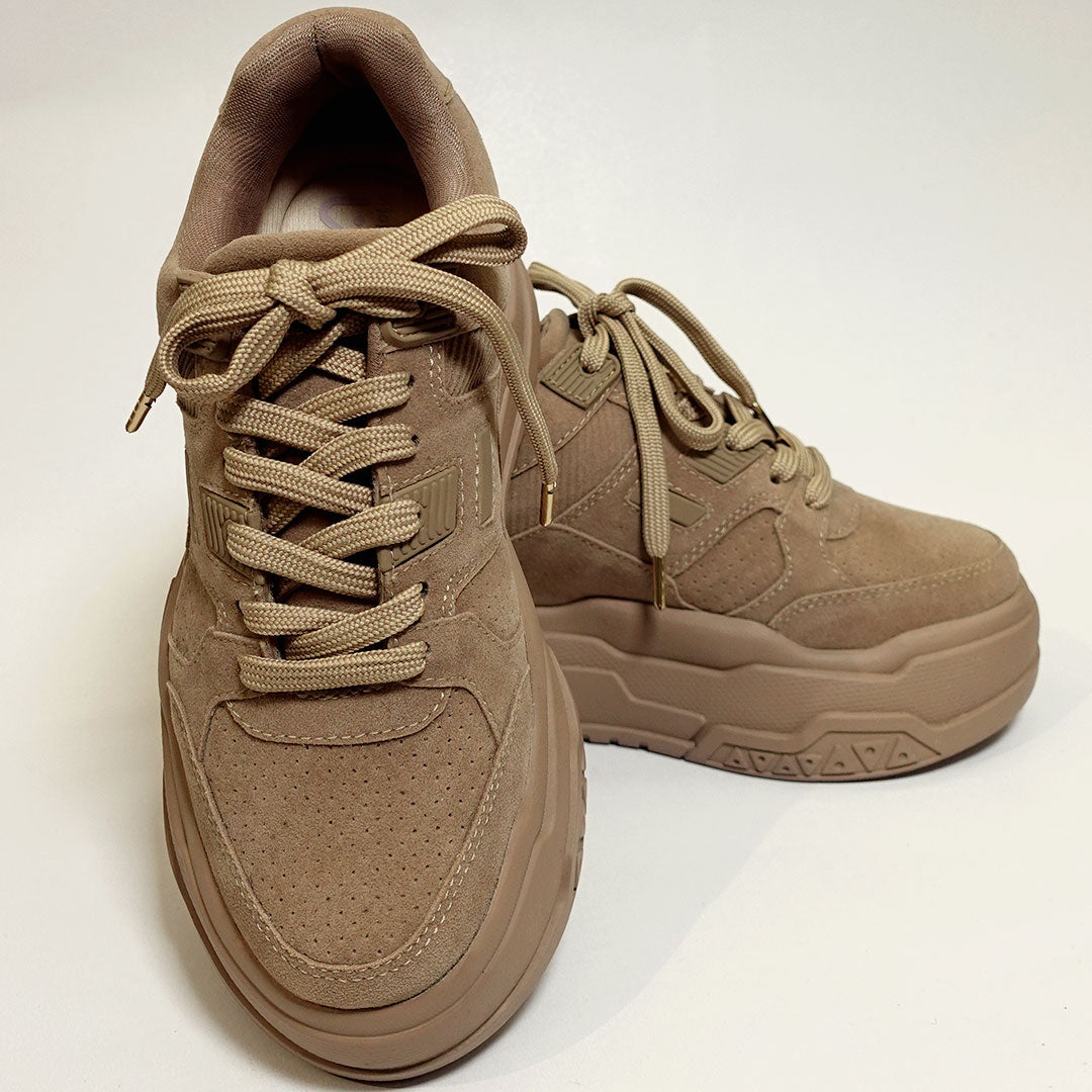 Zapatos De Mujer CalzAristy NILA Camel – Estilo Monocromático, Impacto Total