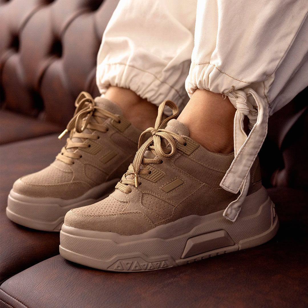 Zapatos De Mujer CalzAristy NILA Camel – Estilo Monocromático, Impacto Total