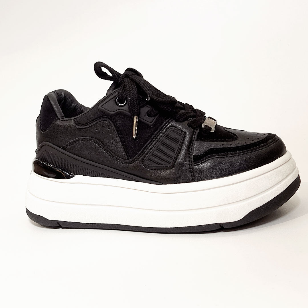 Zapatos De Mujer CalzAristy TANIA Negro – Elegancia Urbana con Plataforma Moderna