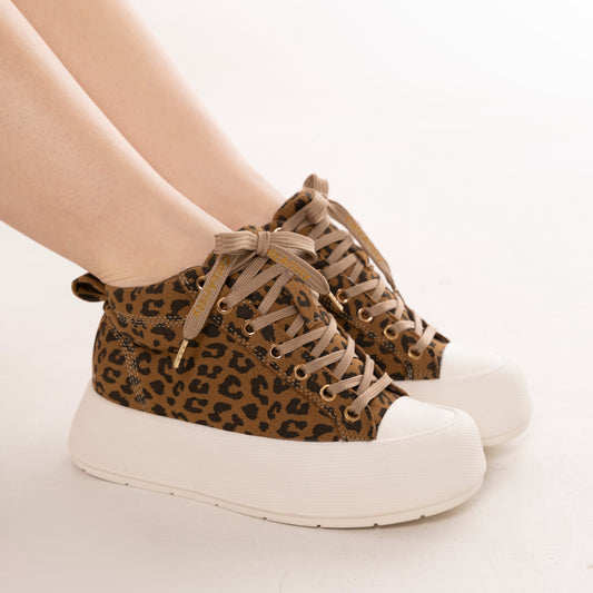 Tenis plataforma LARA con estampado animal print para mujer
