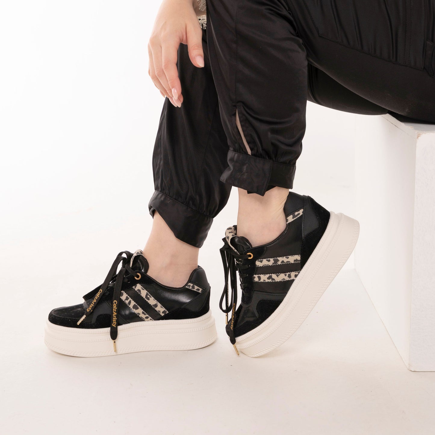 Tenis Calzaristy Maya para Mujer – Plataforma Alta, Estilo Animal Print y Comodidad Premium