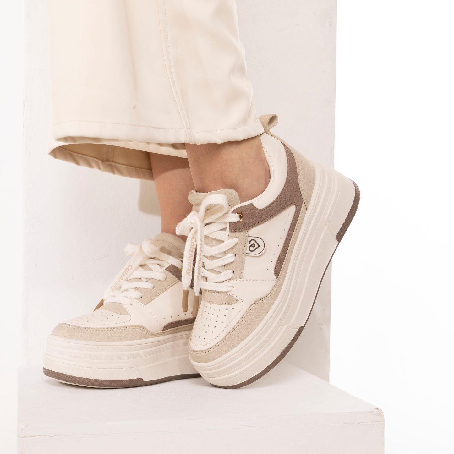 Tenis Calzaristy Roma para Mujer – Plataforma Alta, Estilo Urbano y Comodidad Total