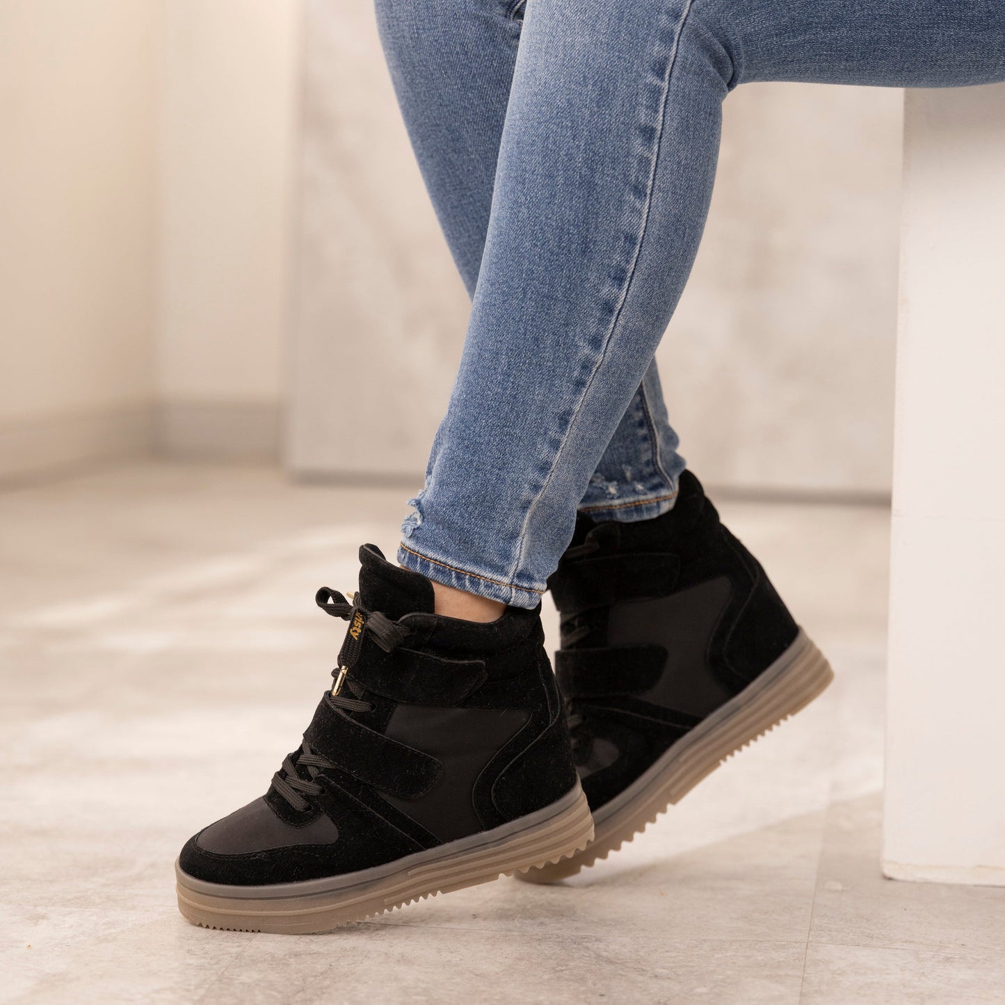 Botines tipo tenis BRITTANY | Calzaristy – Estilo, altura y confort