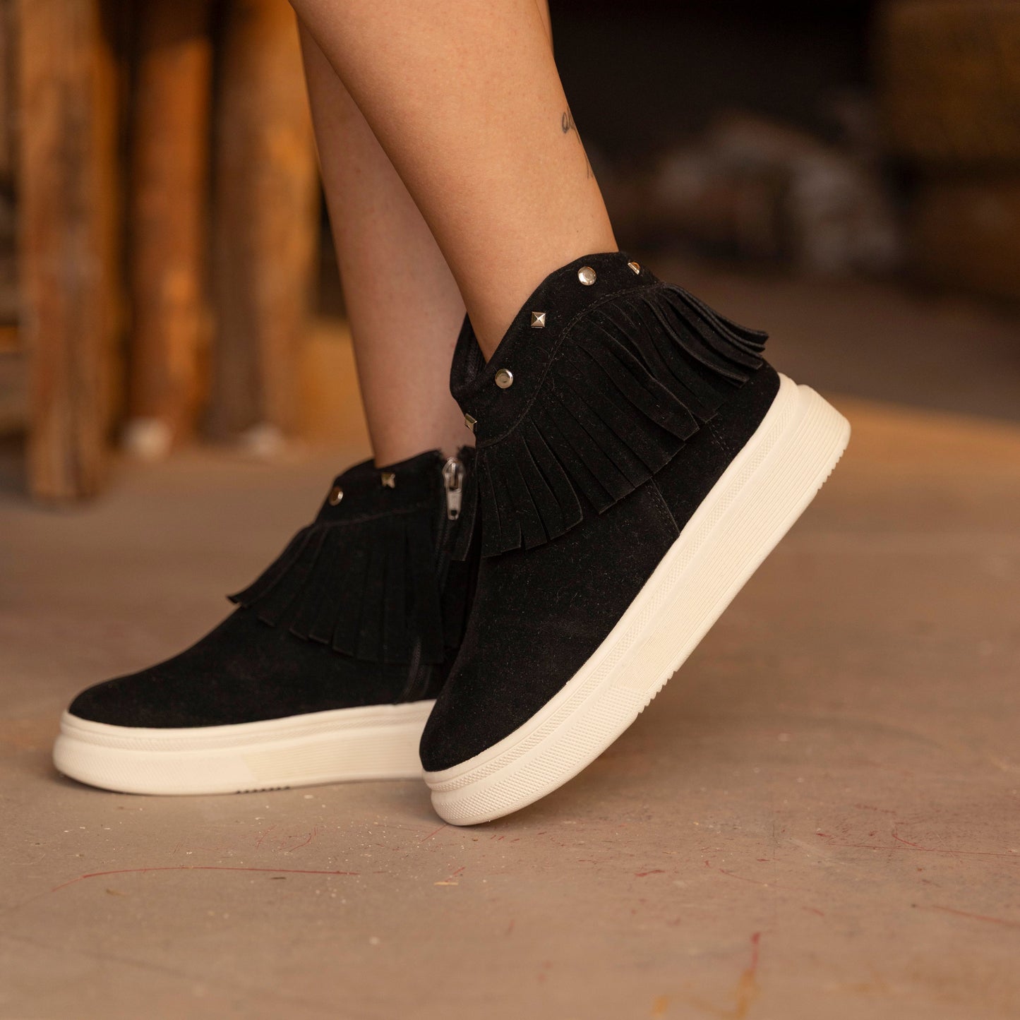 Botines Calzaristy Belinda para Mujer – Suela Plataforma, Estilo Flecos y Comodidad Todo el Día