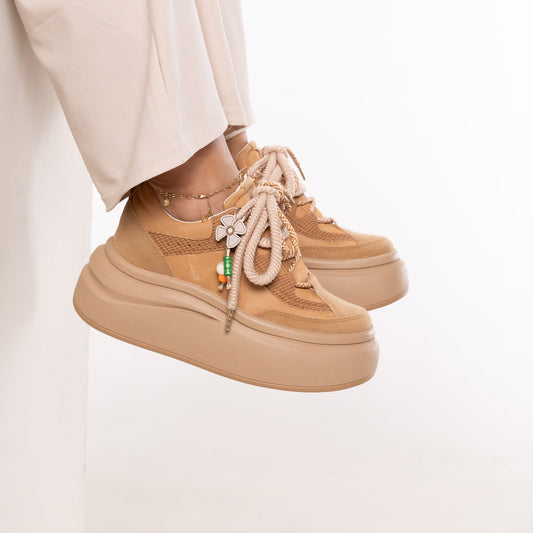 Tenis CLEO en carnaza terracota con plataforma – Estilo urbano y máxima comodidad | CalzAristy