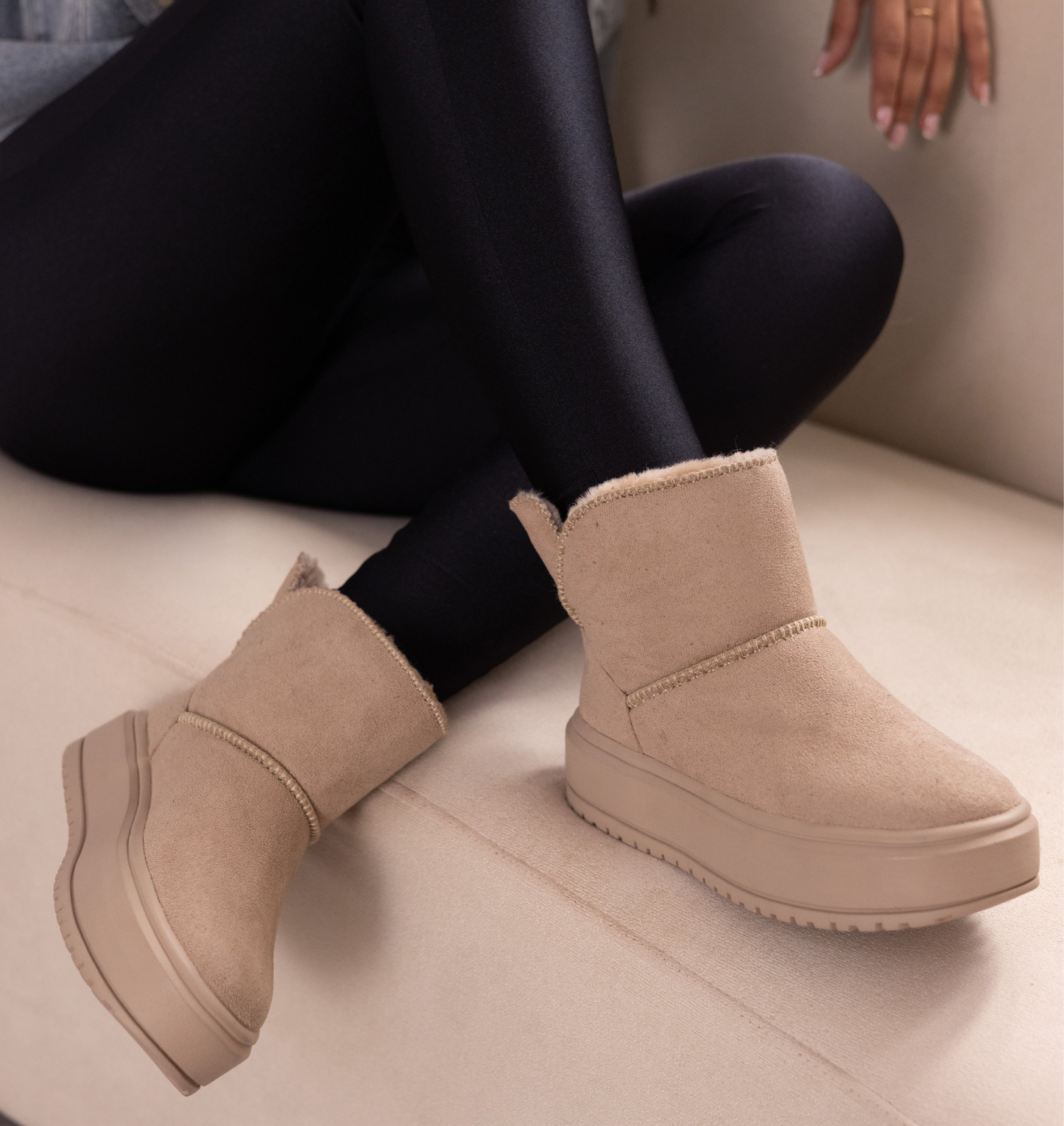 Botas CalzAristy CHELSEA Beige - Estilo Cálido