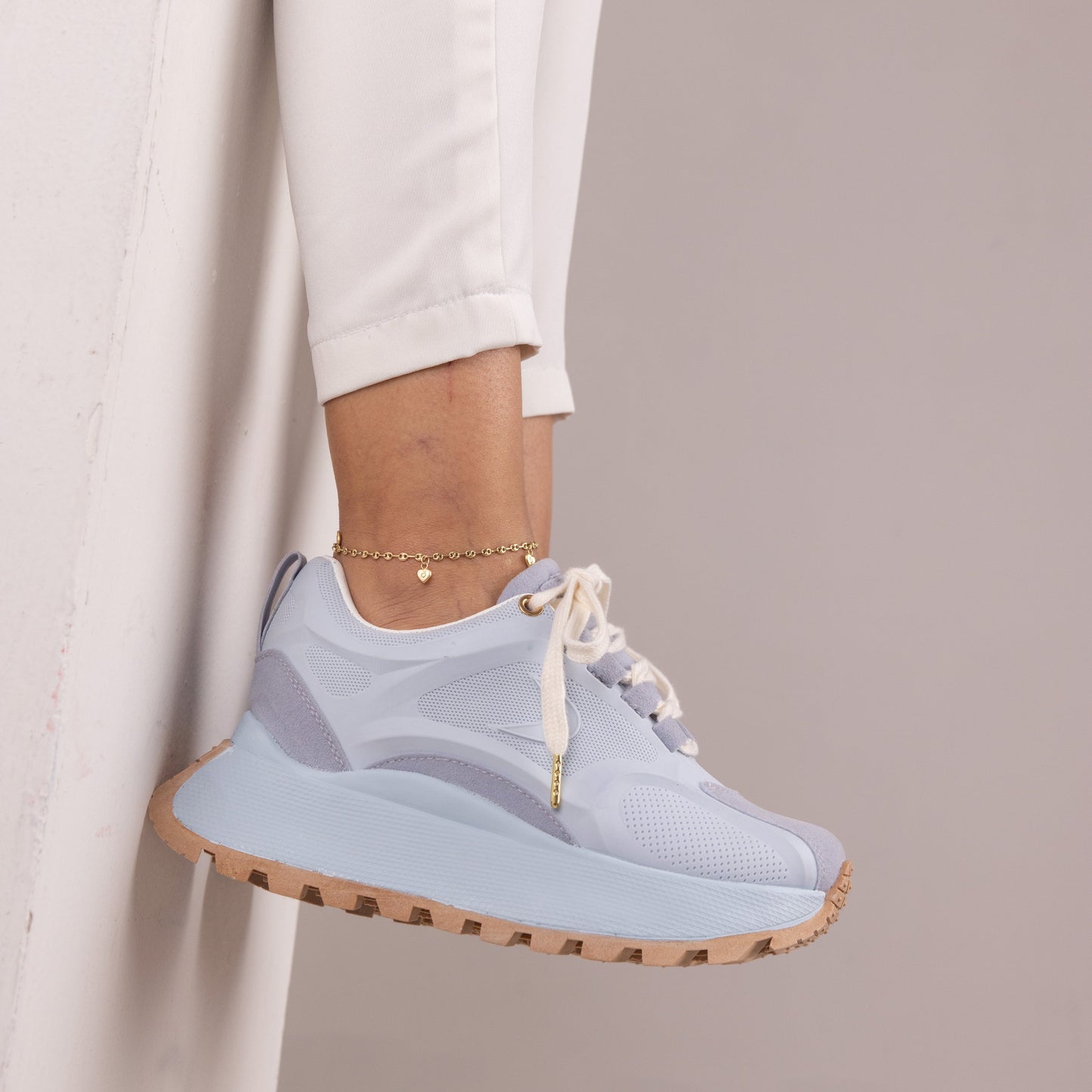 Zapatos De Mujer CalzAristy EMMA Azul Celeste – Frescura y Estilo con Personalidad