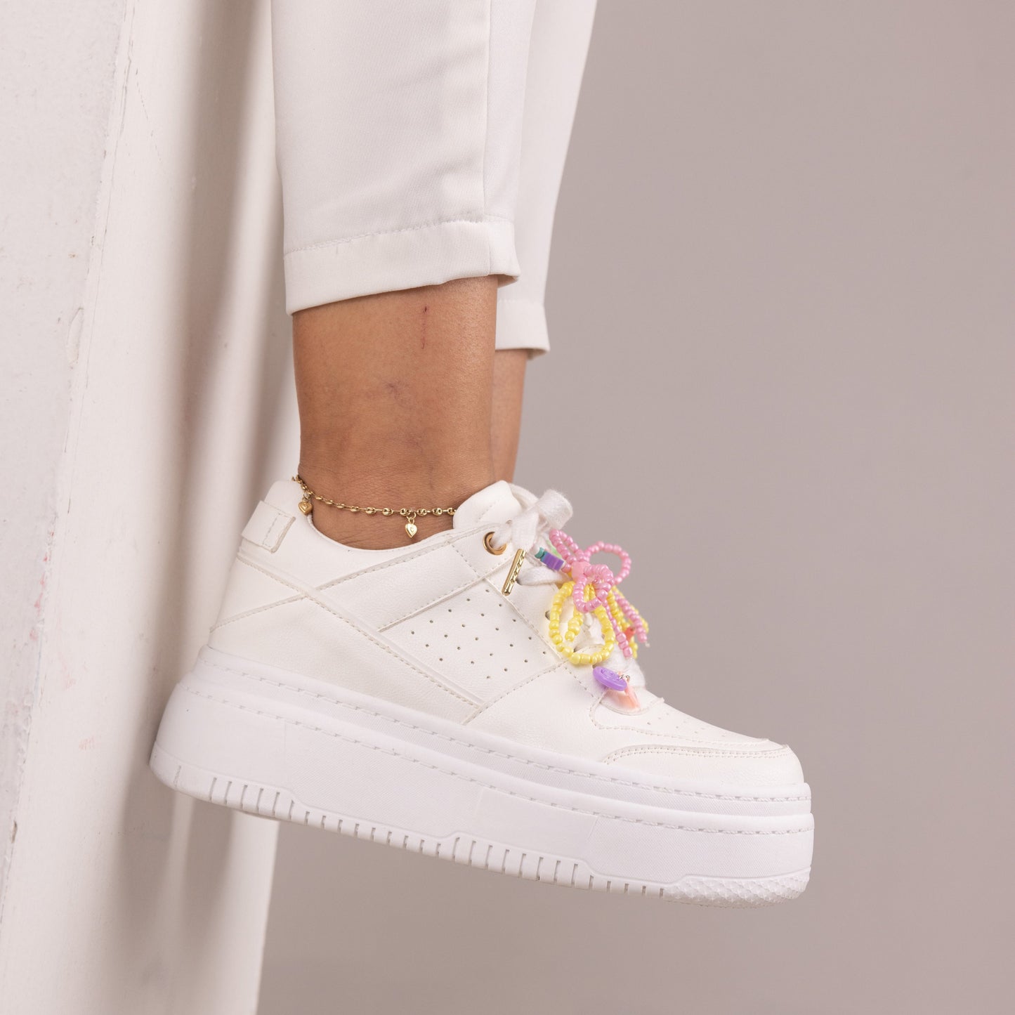 Zapatos De Mujer CalzAristy AIMÉ Blanco - Charms Quitables
