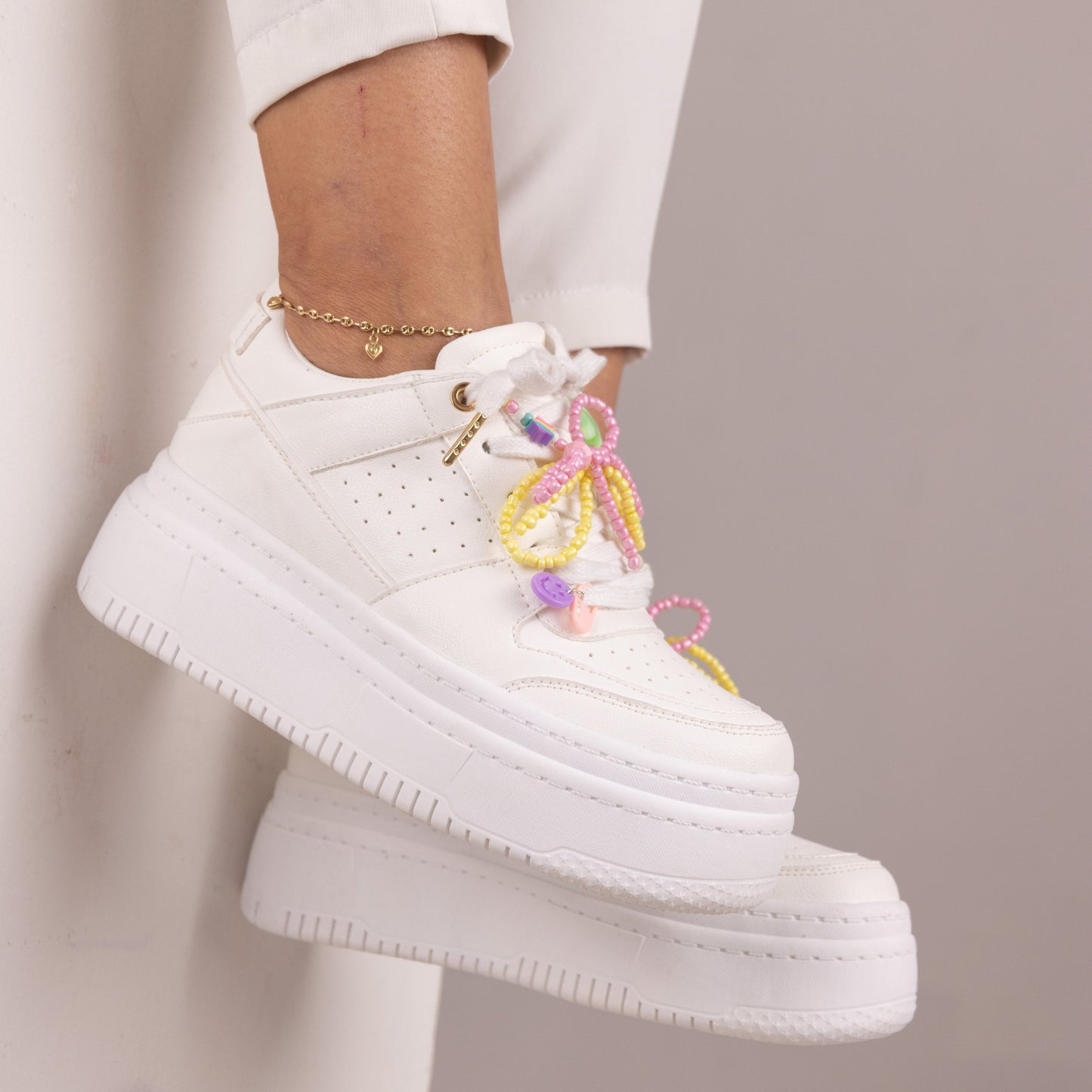 Zapatos De Mujer CalzAristy AIMÉ Blanco - Charms Quitables