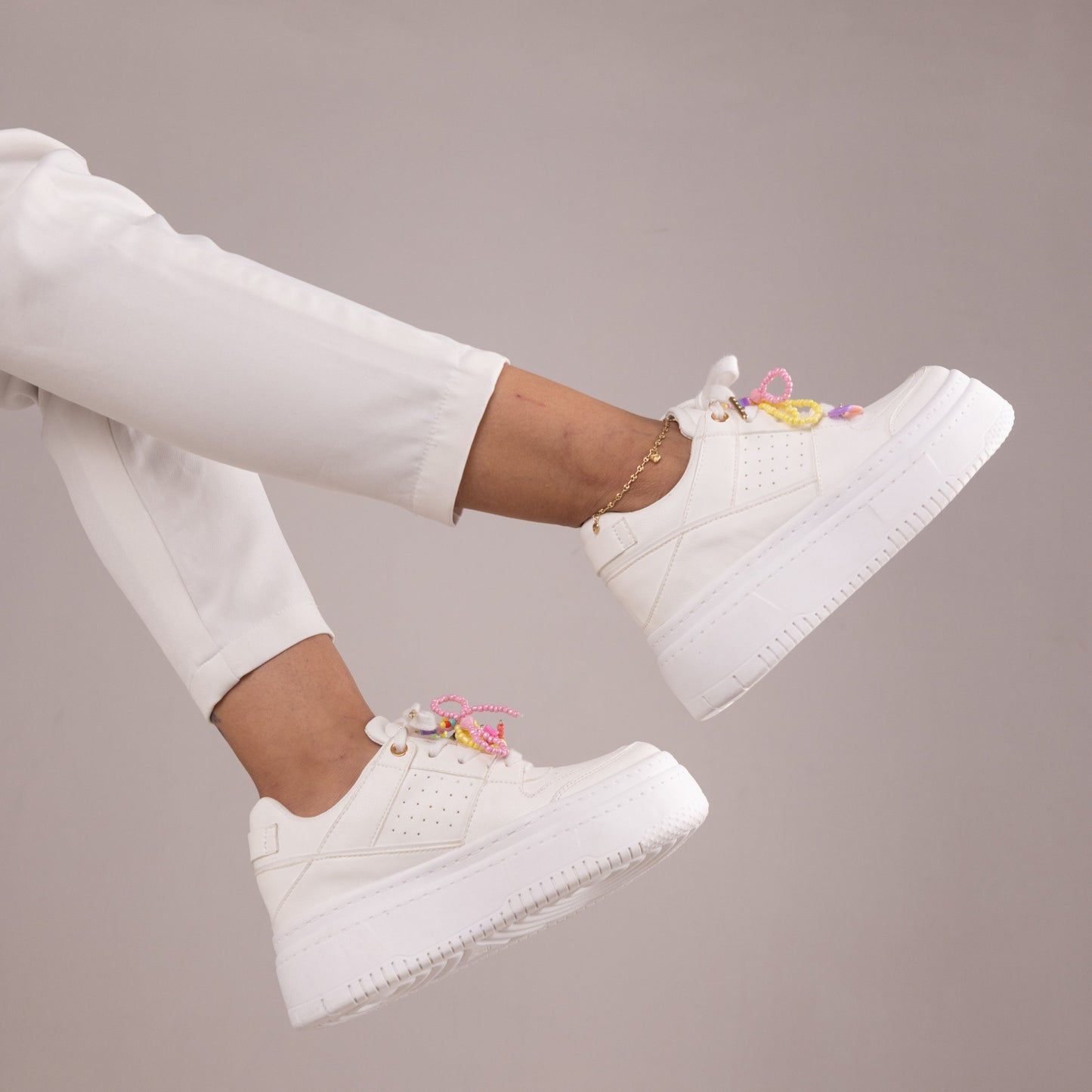 Zapatos De Mujer CalzAristy AIMÉ Blanco - Charms Quitables