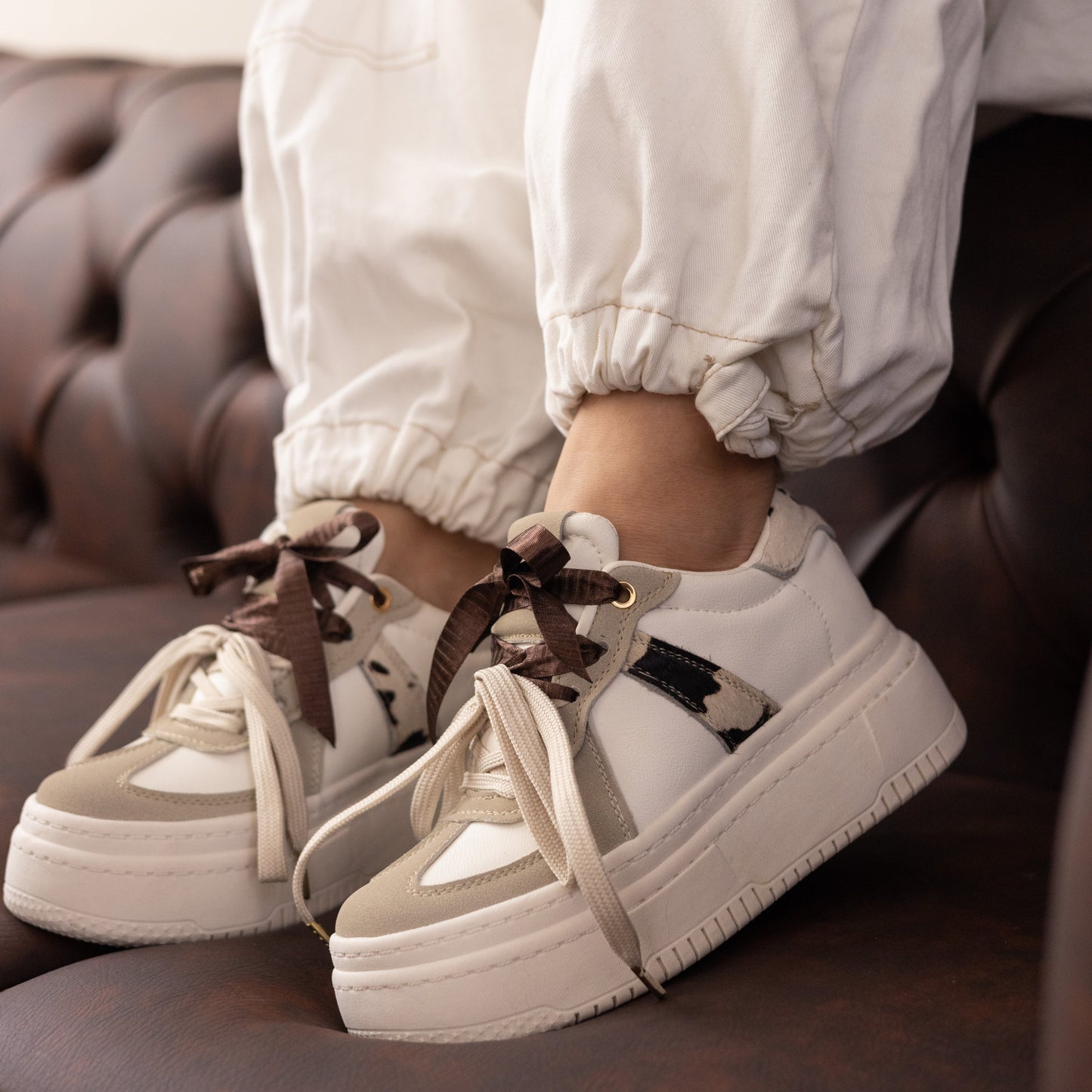Tenis casuales con detalles en animal print MADISON