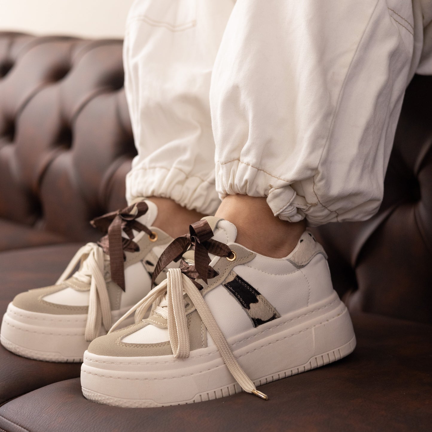 Tenis casuales con detalles en animal print MADISON