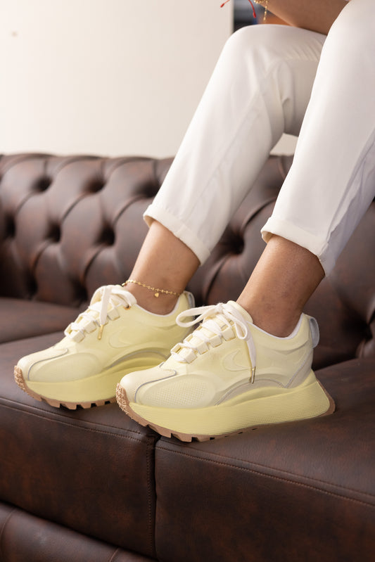 Zapatos De Mujer CalzAristy EMMA Amarrillo  – Atrevimiento y Estilo Deportivo