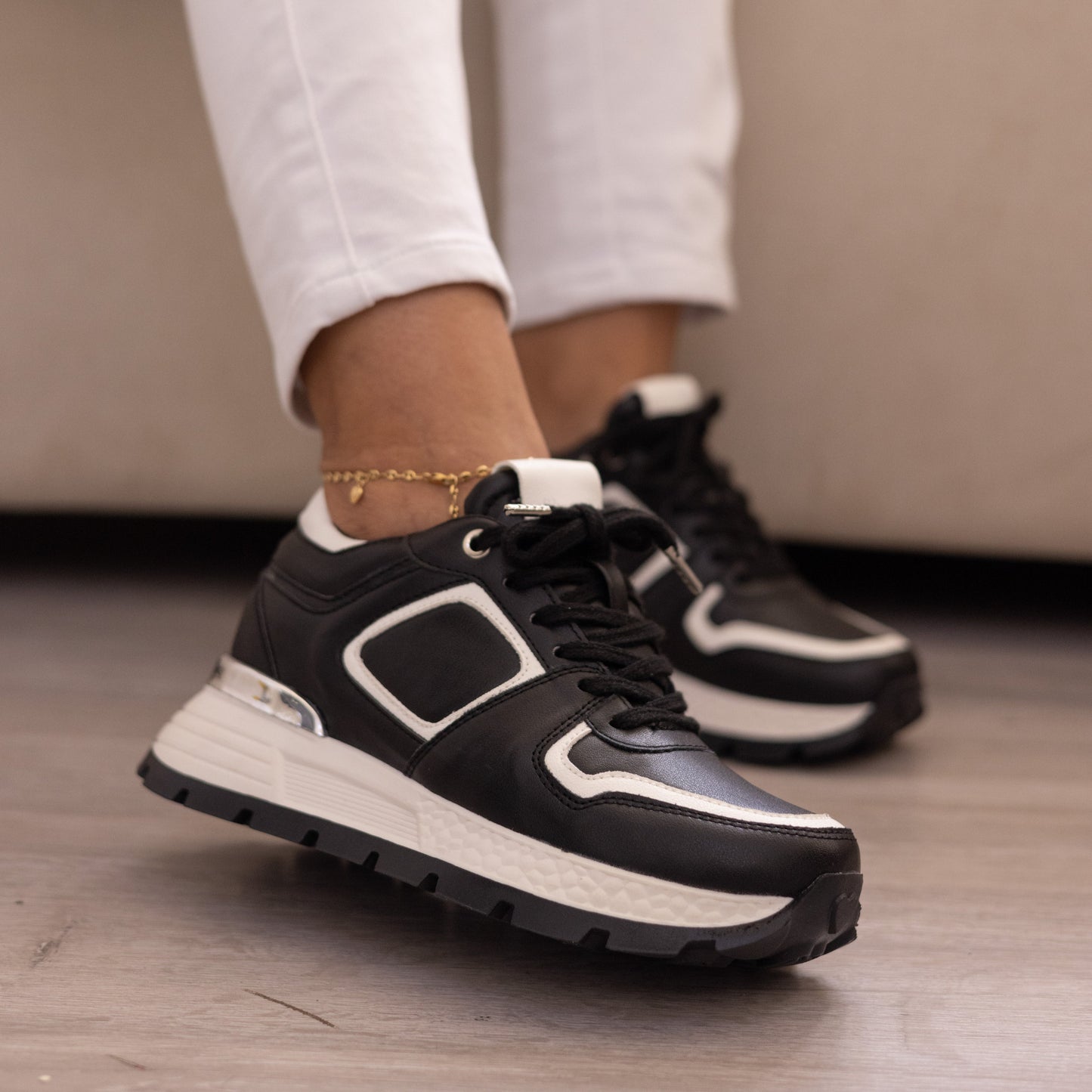 Zapatos De Mujer CalzAristy BECCA Negro Blanco - Estilo Clásico