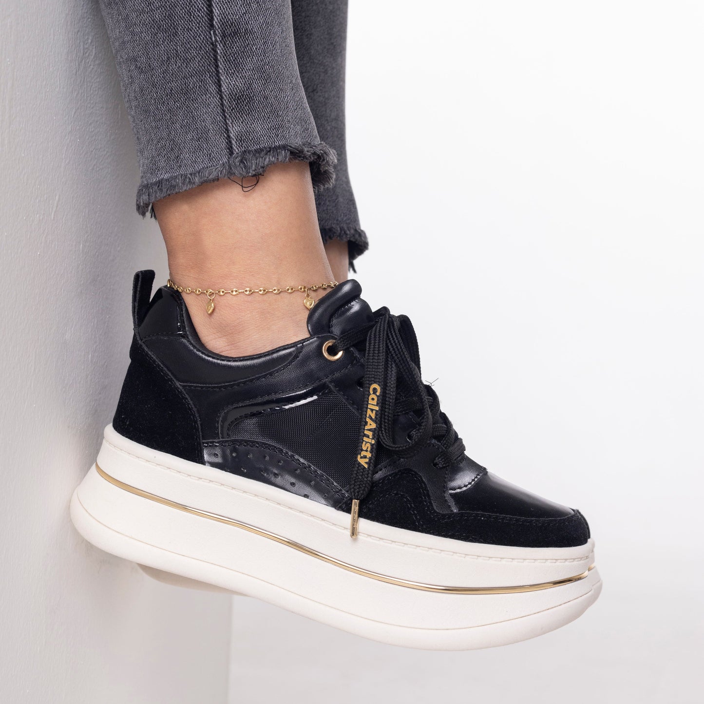 Tenis plataforma negros MARTINA | Calzaristy – Comodidad, altura y estilo para mujer