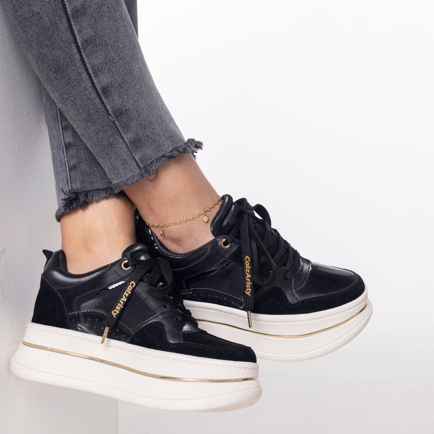 Tenis plataforma negros MARTINA | Calzaristy – Comodidad, altura y estilo para mujer