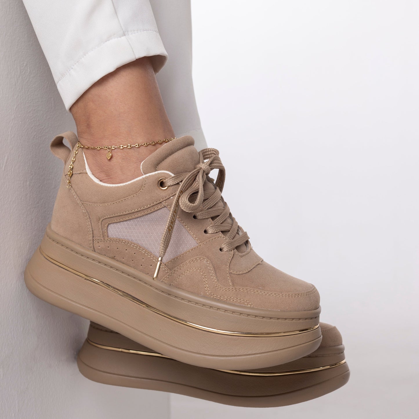 Tenis plataforma camel MARTINA | Calzaristy – Comodidad, altura y estilo para mujer