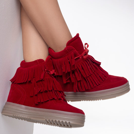 Botines tipo tenis color rojo con flecos AURA | CalzAristy – Estilo moderno y relajado para mujer