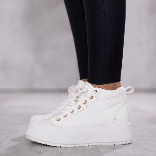 Tenis plataforma LARA en color blanco para mujer CalzAristy