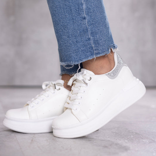 Zapatillas blancas con plateado AITANA con plataforma cómoda y diseño urbano | Calzaristy