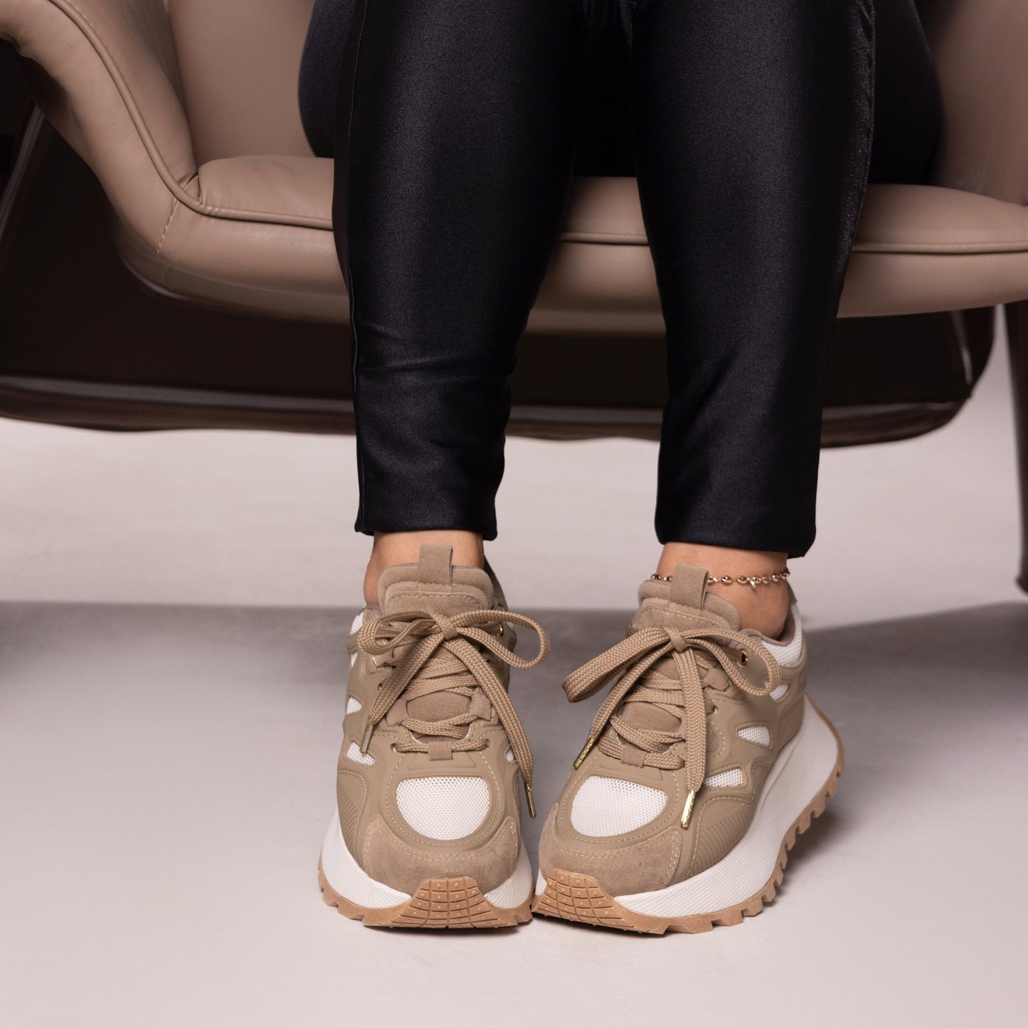 Zapatos De Mujer CalzAristy WANDA Beige Mocha - Estilo Refinado