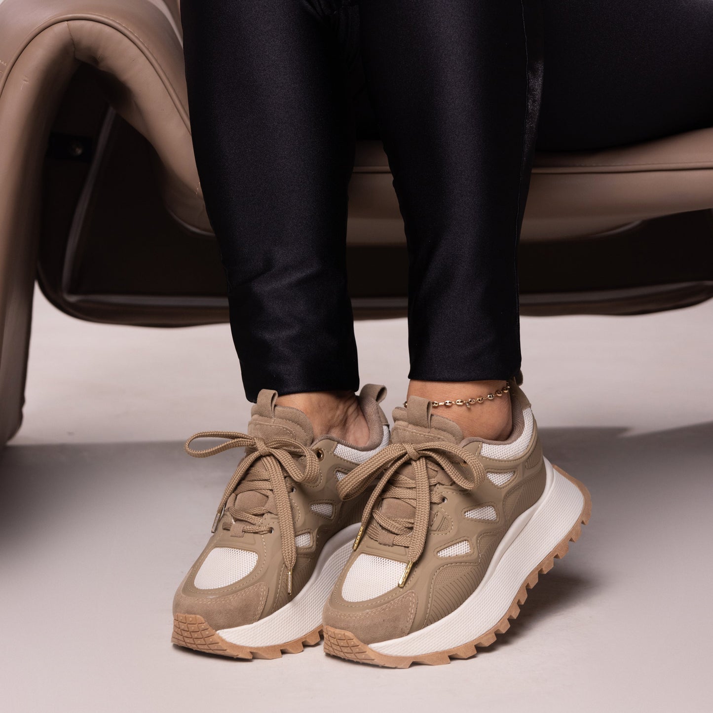 Zapatos De Mujer CalzAristy WANDA Beige Mocha - Estilo Refinado