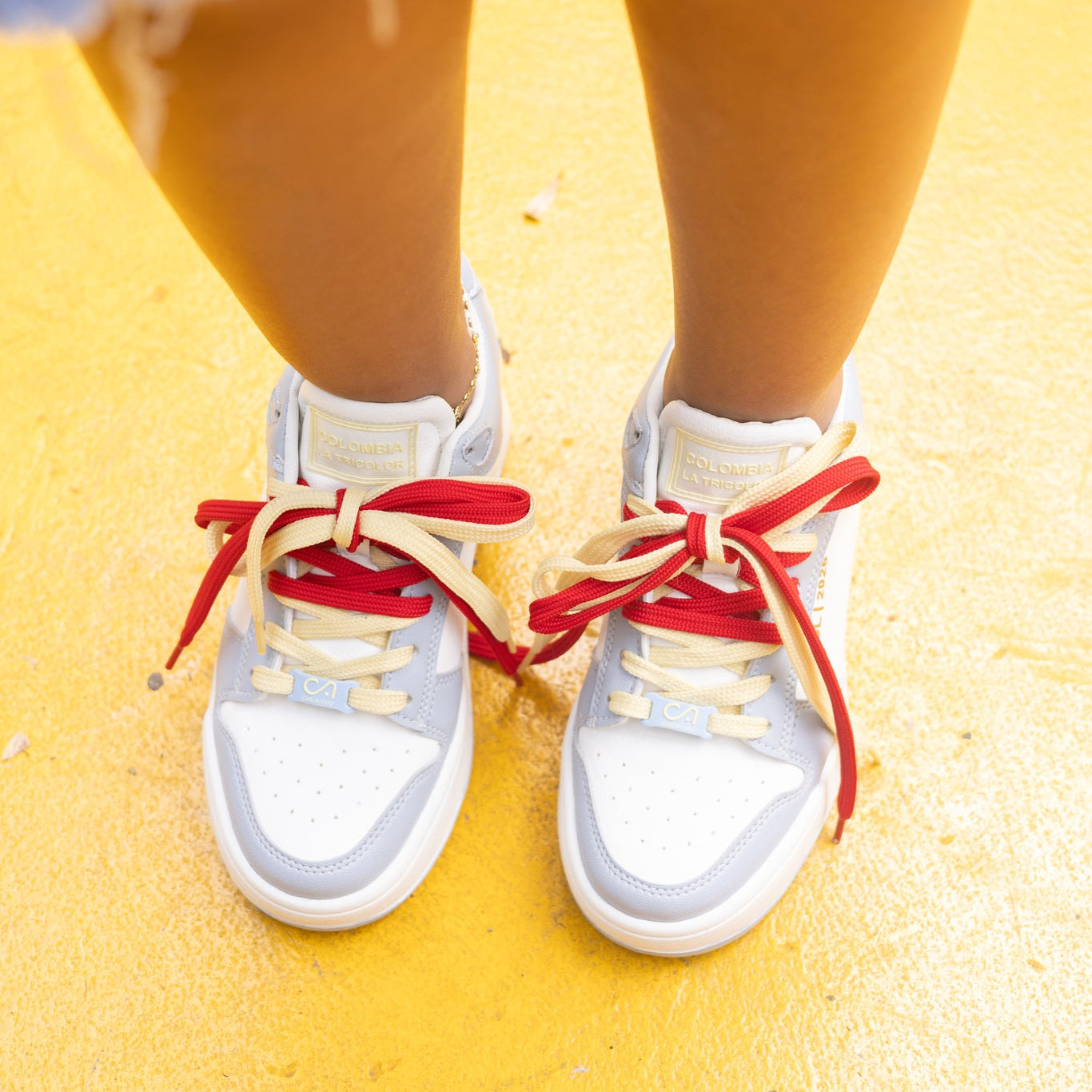 Tenis ILUSIÓN Azul claro con Amarillo| Calzado Urbano Mujer CalzAristy